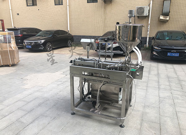 自动化辣子酱灌装设备
